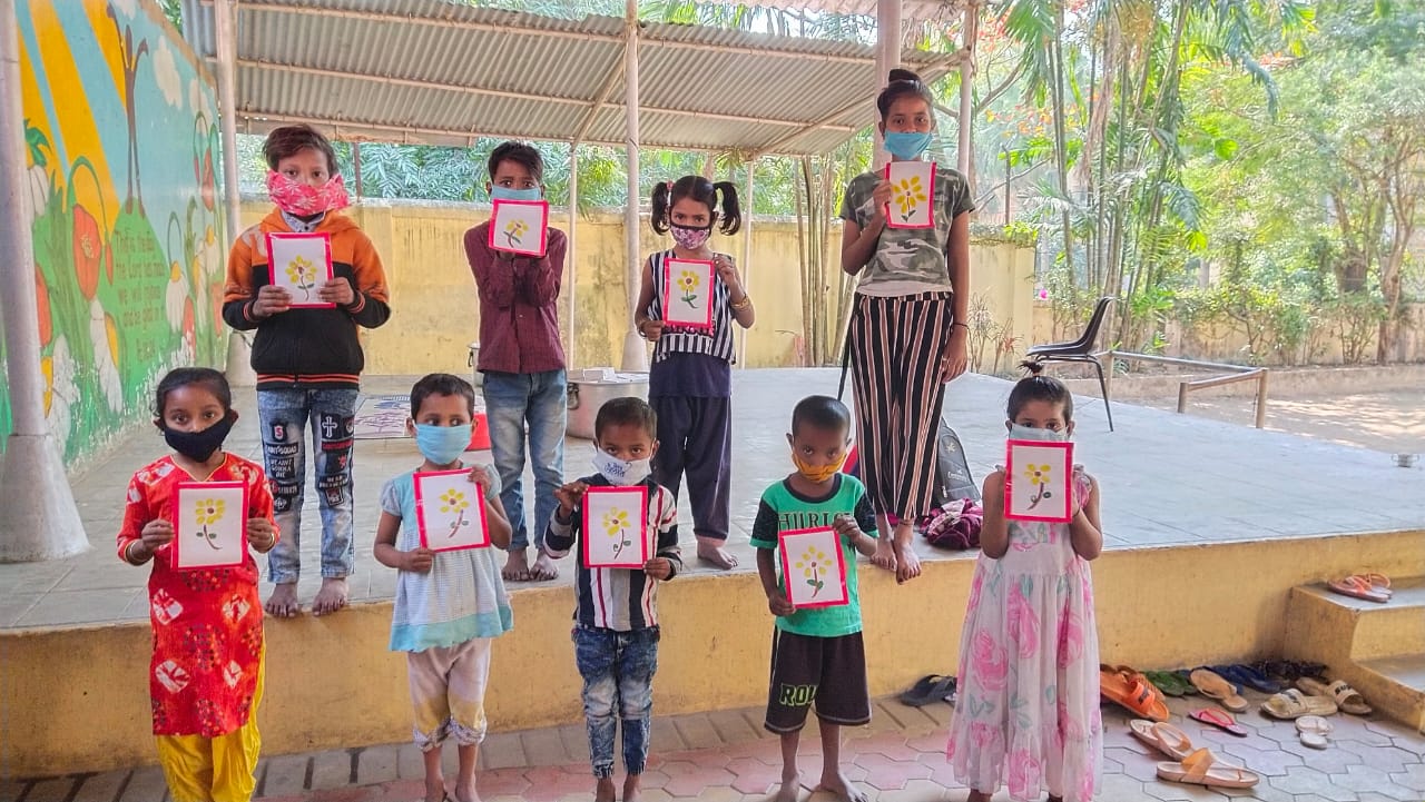 Childrens' arts and crafts class